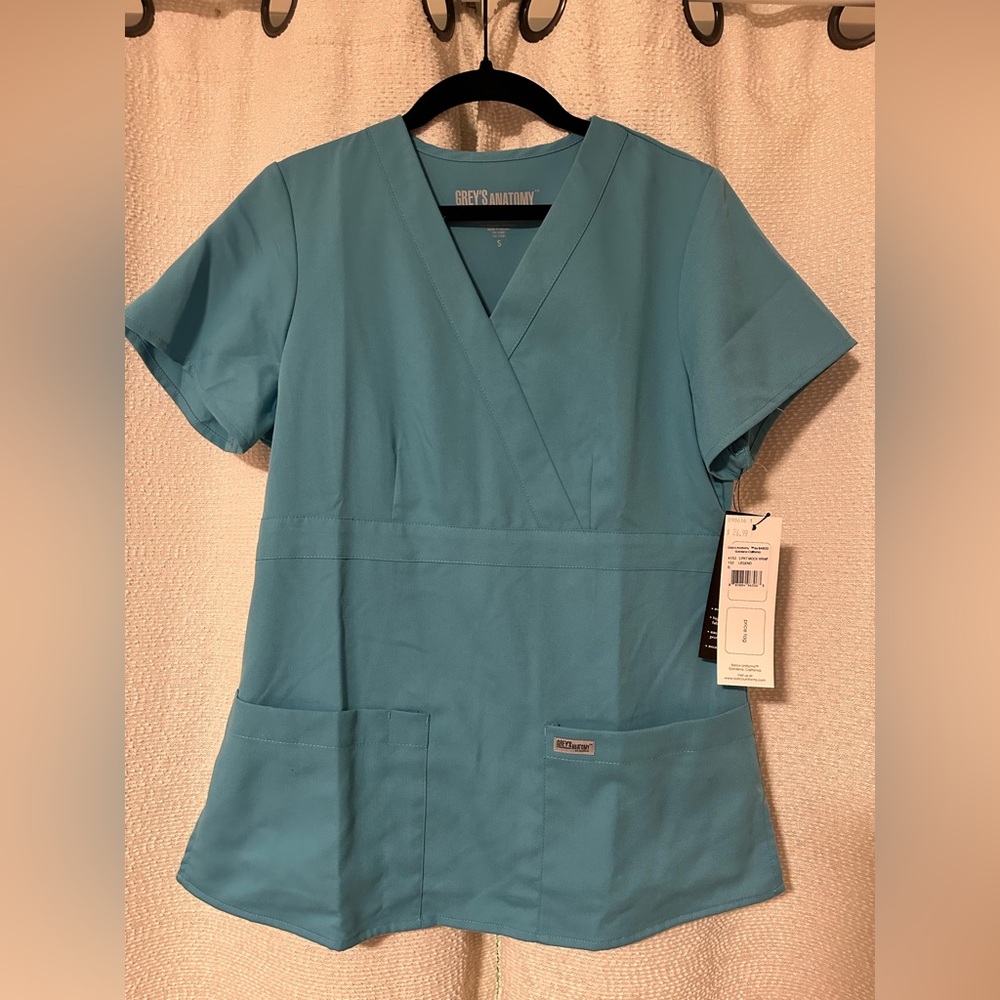 NWT Grey's Anatomy Riley 3-Pocket Mock Wrap V-Neck Scrub Top Size S